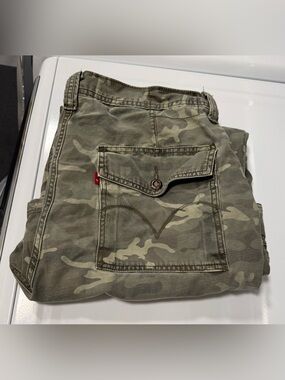 Levi's Olive Green Camo Pocket Pants 36x30